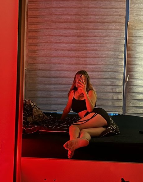 Sofuckingood13 hot model image