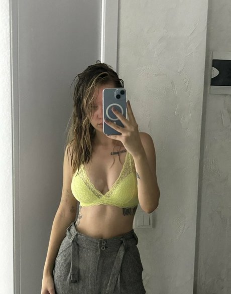 Sofuckingood13 nude pornstar photo