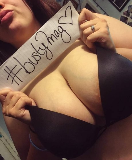 Busty Magazine star top pic