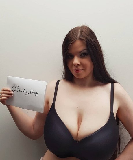 Busty Magazine pretty model gallery