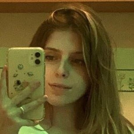 mariahelwe sex model pic