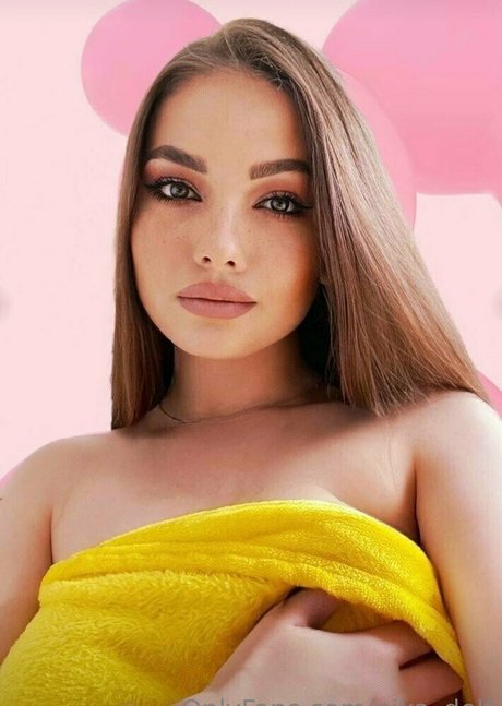 nika delf perfect actress img