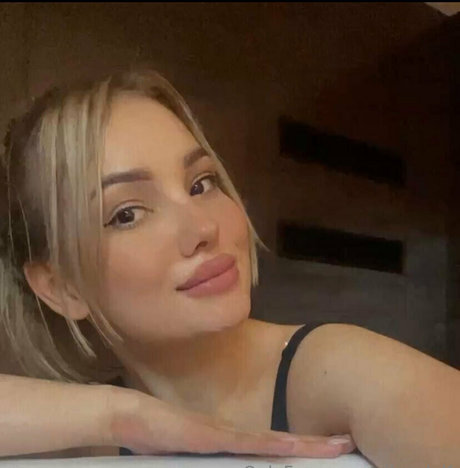 nika delf best star photo