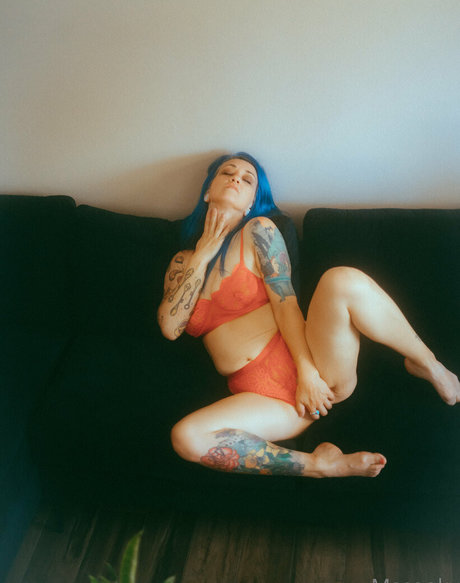 mscooky erotic model gallery