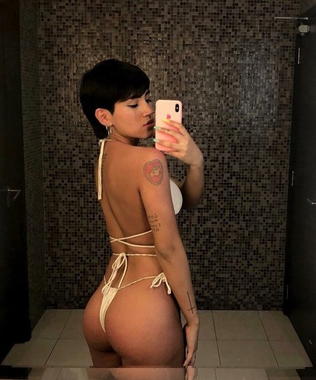 ddebireinoso pornographic model picture