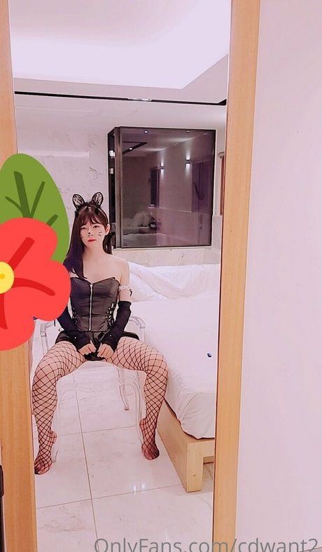 cdwant2 naked actress images