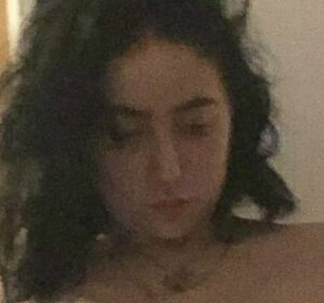 Tia Harmony model free image