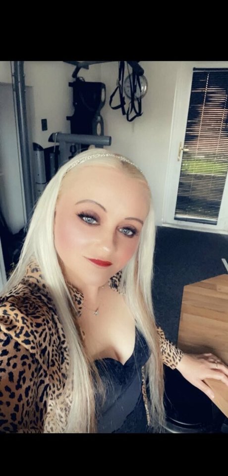 petitiepolly beautiful model pics