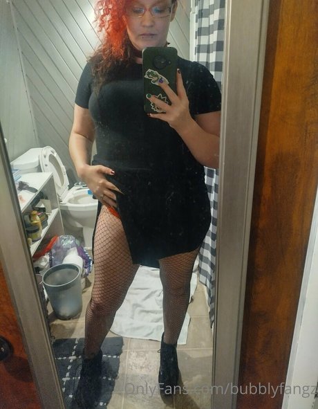 bubblyfangz model free photos