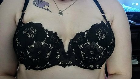 bubblyfangz perfect model picture