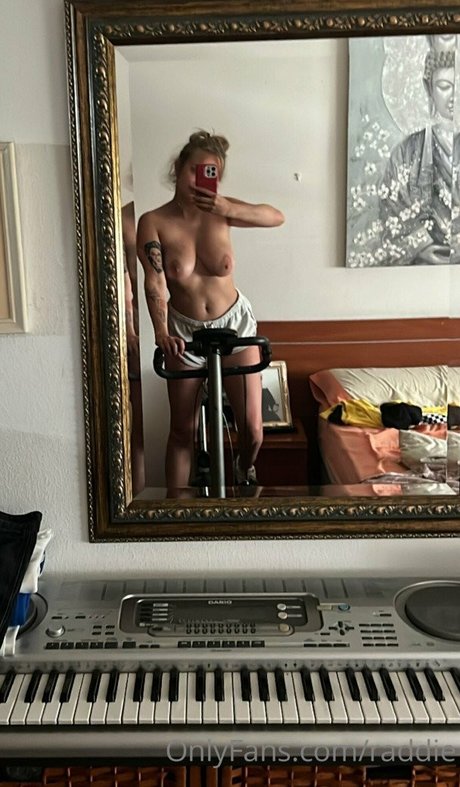 Raddie Llod nude model galleries