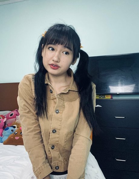 ooficialanie perfect model image