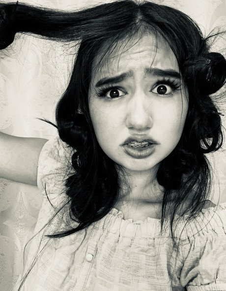 ooficialanie star img