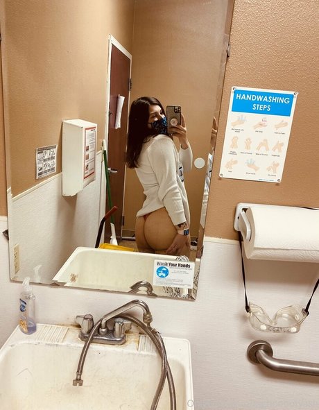 bigbooootyash free model pics