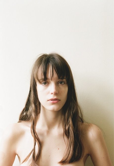 Stacy Martin beautiful actress img