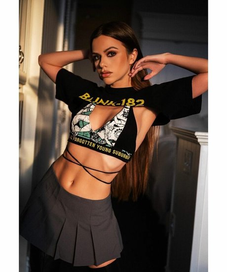 adelinesofficial pornstar free pics