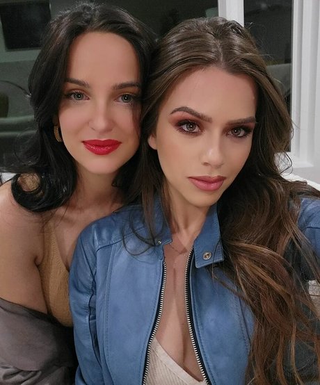 adelinesofficial pornstar naked pics