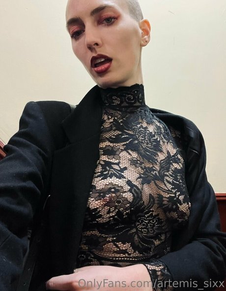 artemis sixx star perfect pics