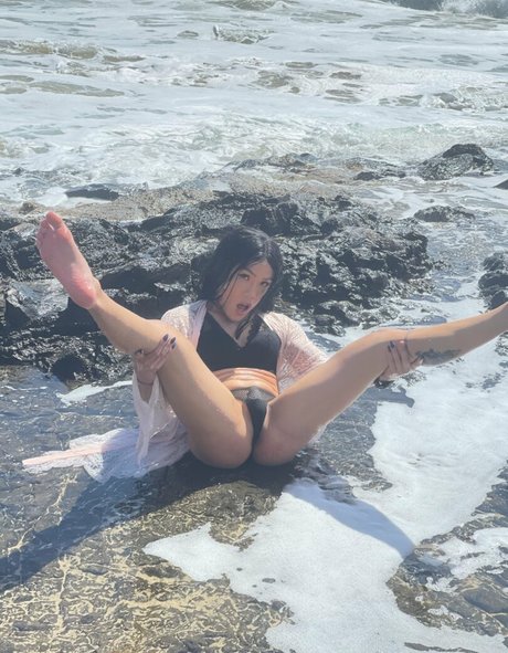 lilyuw888 model erotic photos