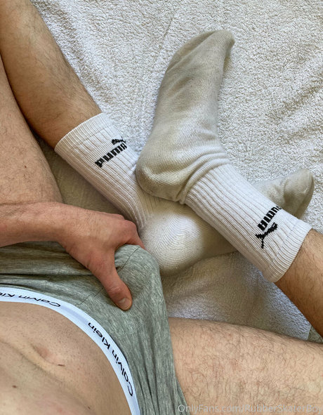 rubberskaterboy nude model galleries