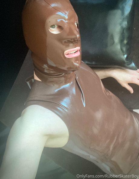 rubberskaterboy high quality pornstar photo