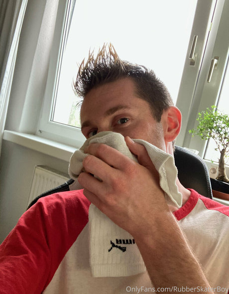 rubberskaterboy erotic model galleries