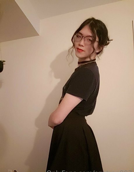 azntrap003 erotic pornstar image