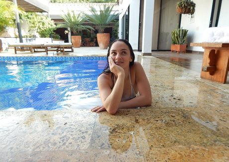 channelfox exclusive model img