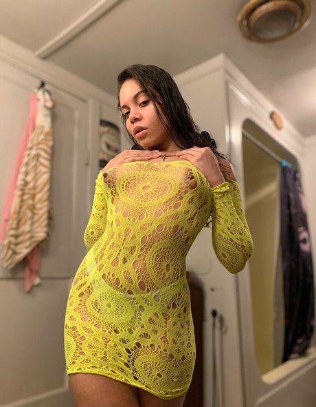 norah23694 model pornographic image