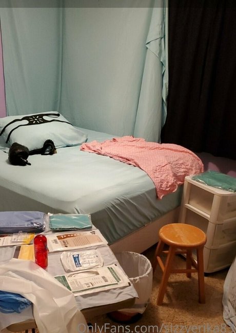 sizzyerika83 hot model photo