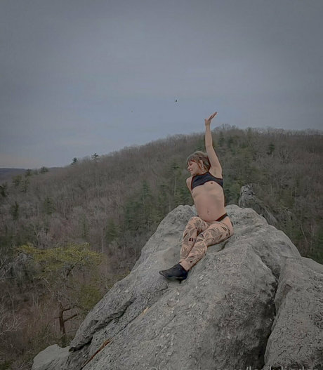 lovlylindss model erotic photo