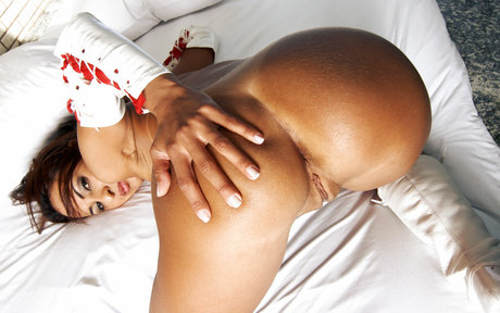 Bella Baracho exclusive model pic