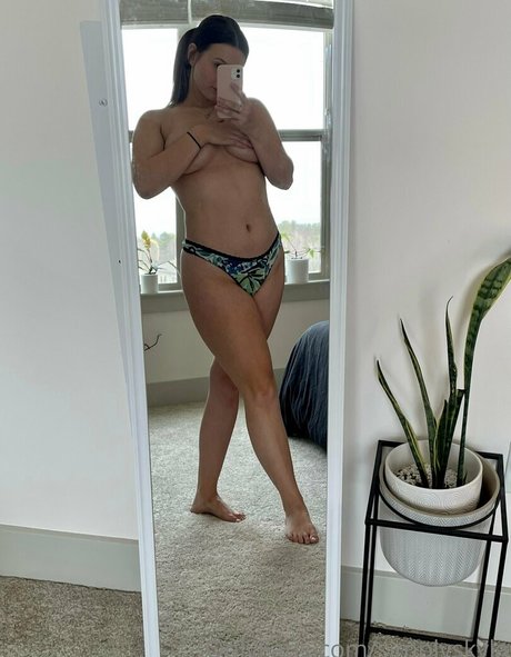 simplyskyla sex actress pictures