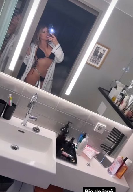 Tais Lambertini hd model gallery