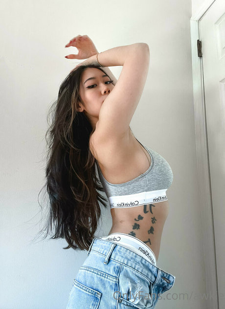 Awkie exclusive model images