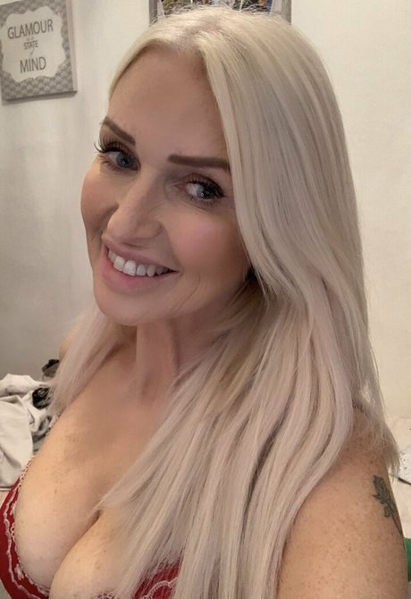 candy c pornstar top pic