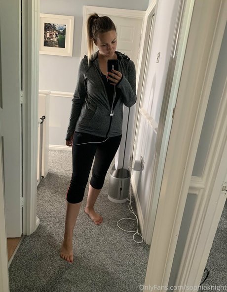 sophiaknight model nude pics