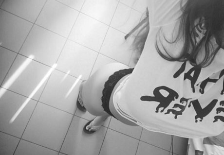 emy isabelle beautiful model img