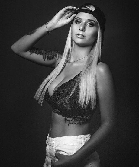 Carina Spack nude actress img