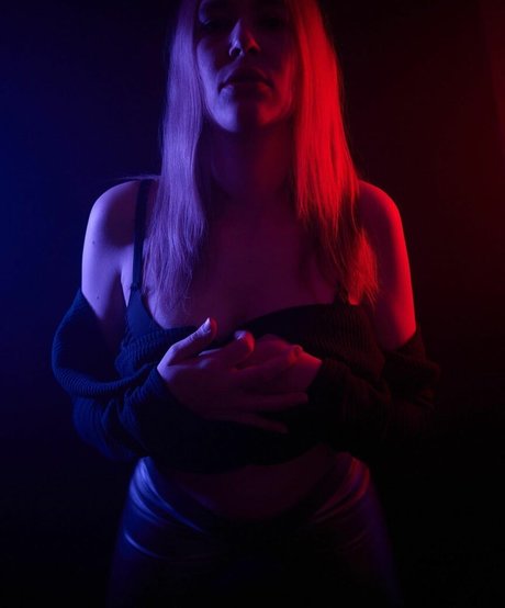 Lady lotti model exclusive pics