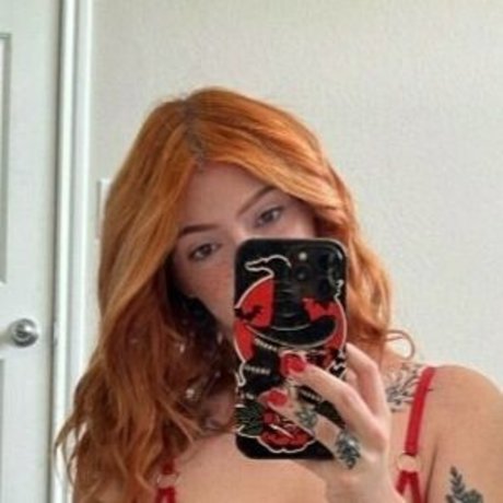 Spooky Foxx porn model images