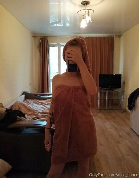 alicespace pornographic star pics