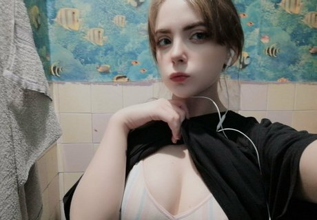 alicespace nude model picture