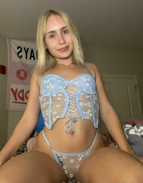 petitelux nude star pictures