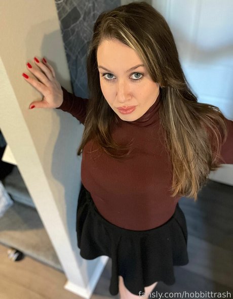 hobbittrash naked model pictures