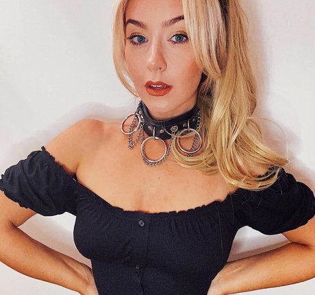 Creative Calm ASMR erotic star pics