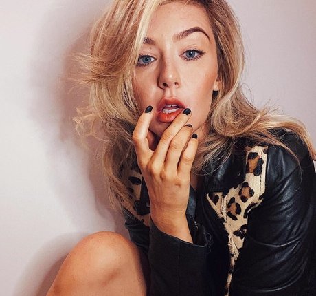 Creative Calm ASMR pornstar xxx picture