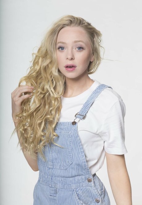Portia Doubleday exclusive pornstar galleries