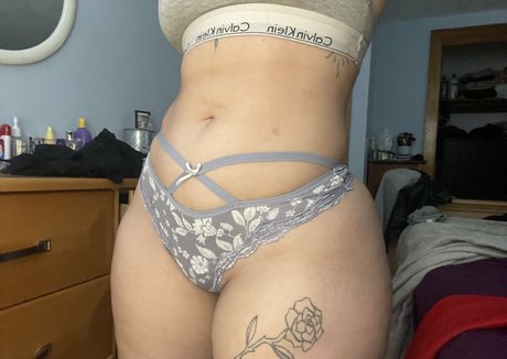 Lucindeira pornstar nudes photo