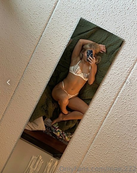 mae 222 nudes pornstar picture